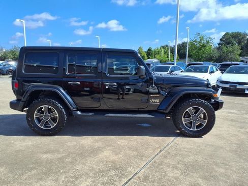 Used 2023 Jeep Wrangler Unlimited Sahara AWD/4WD image 6