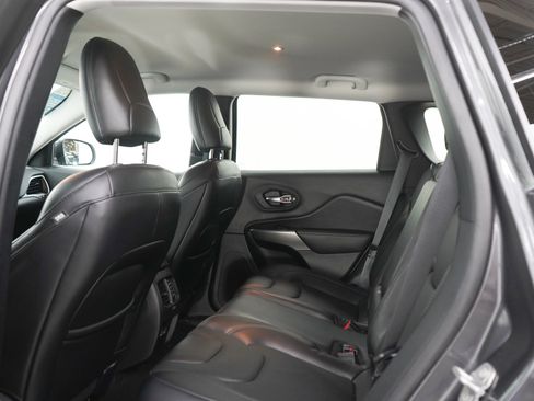 Used 2021 Jeep Cherokee Latitude Lux AWD/4WD image 18