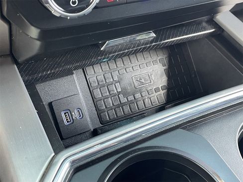 Certified 2022 Ford F450 Platinum w/ FX4 Off-Road Package image 27