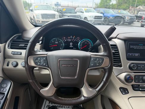 Used 2019 GMC Yukon Denali w/ Denali Ultimate Package AWD/4WD image 14