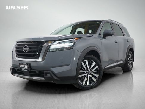 Used 2022 Nissan Pathfinder Platinum image 1