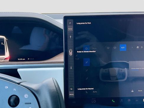 Used 2022 Tesla Model X image 16