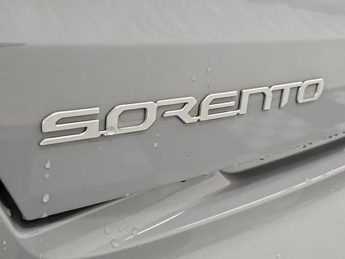 Used 2023 Kia Sorento SX AWD/4WD image 7