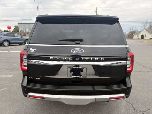 Used 2024 Ford Expedition Limited image 4