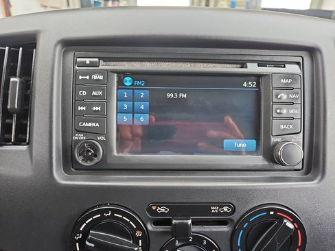 Used 2014 Nissan NV200 SV w/ Technology Package FWD image 17