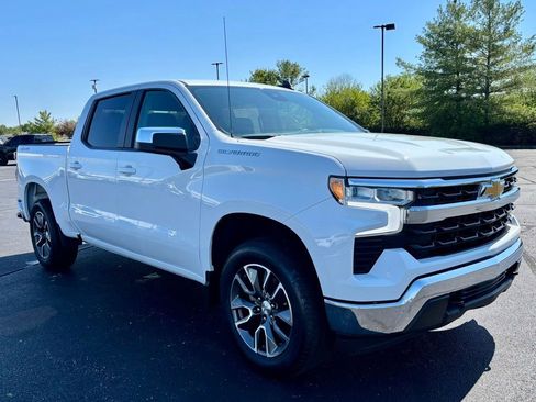 Used 2024 Chevrolet Silverado 1500 LT AWD/4WD image 9