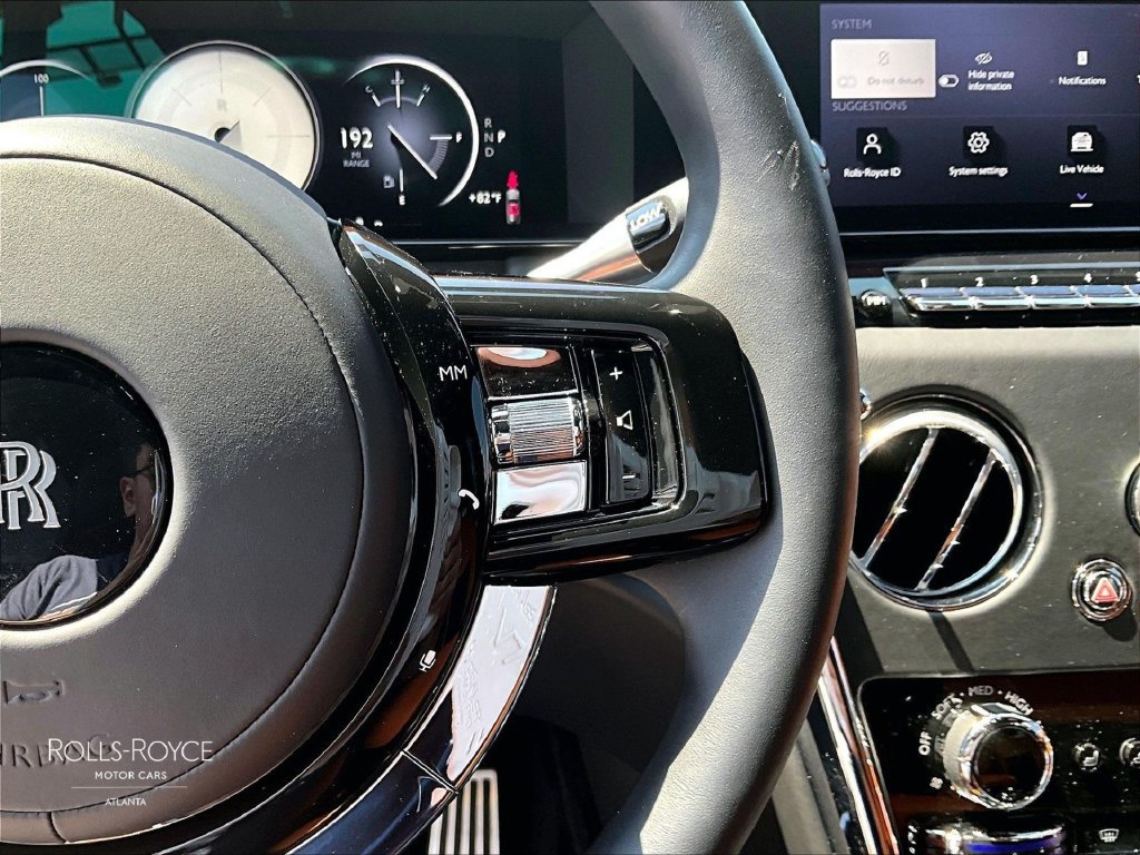 Certified 2025 Rolls-Royce Cullinan AWD/4WD image 18
