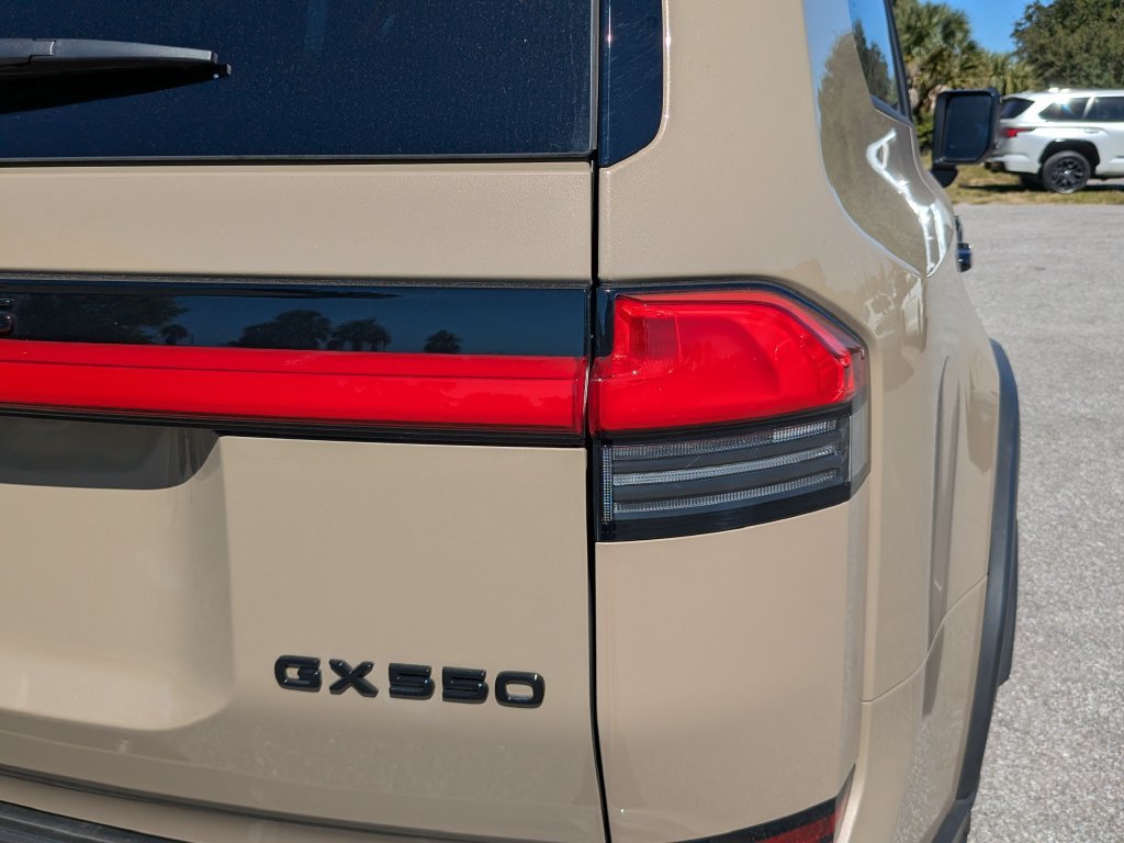 Used 2026 Lexus GX 550 AWD/4WD image 12