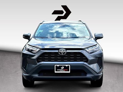 Used 2025 Toyota RAV4 XLE FWD image 3