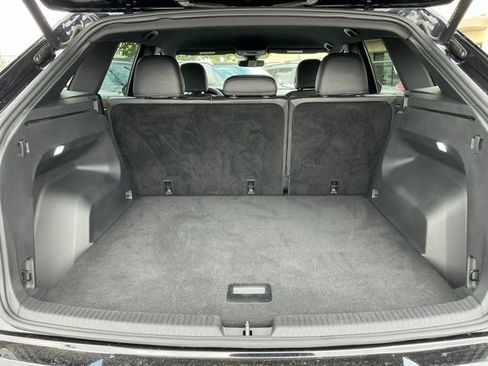 Used 2024 Volkswagen Atlas Cross Sport SE FWD image 19