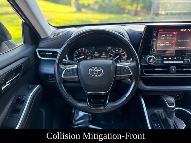 Used 2020 Toyota Highlander XLE AWD/4WD image 22