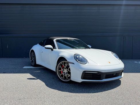 Certified 2022 Porsche 911 Targa 4S image 12