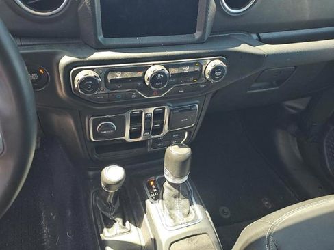 Used 2023 Jeep Wrangler Unlimited Sahara AWD/4WD image 15