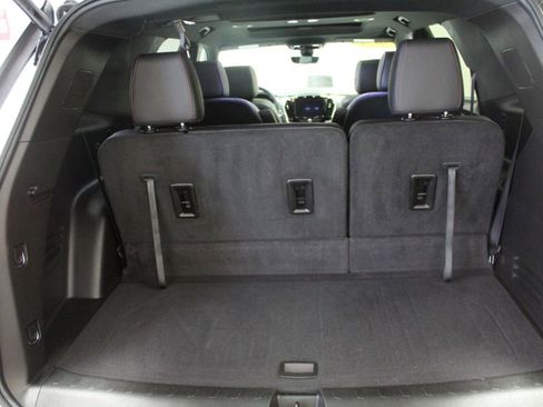 Used 2023 Chevrolet Traverse RS w/ LPO, Floor Liner Package image 32