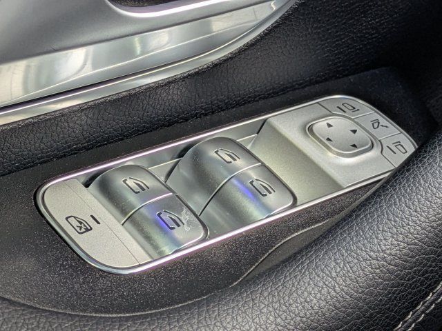 Used 2025 Mercedes-Benz GLS 580 4MATIC image 25