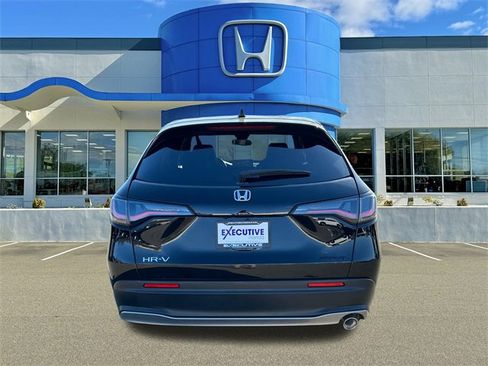 Used 2023 Honda HR-V Sport image 3