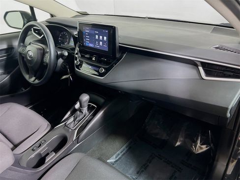 Used 2025 Toyota Corolla LE image 25