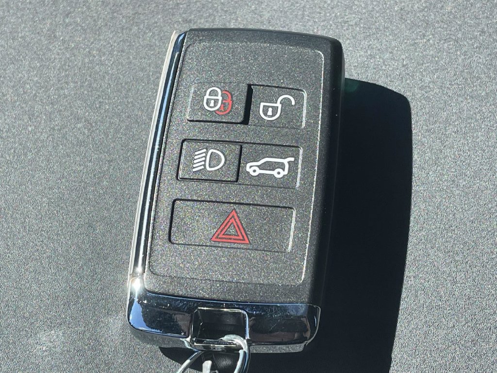 New 2026 Land Rover Discovery Limited Edition AWD/4WD image 29