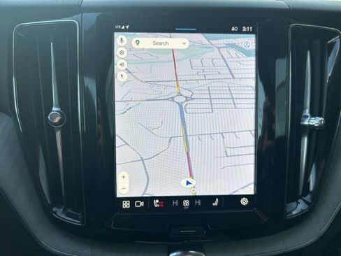 Certified 2025 Volvo XC60 B5 Plus image 22