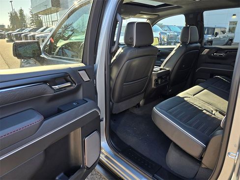 Used 2024 GMC Sierra 1500 AT4X image 15