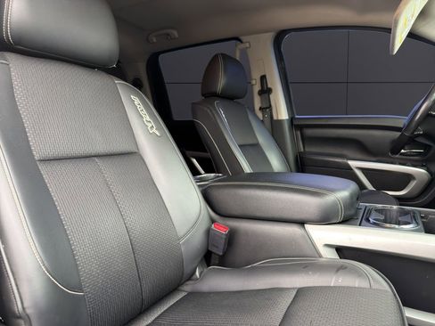 Used 2018 Nissan Titan PRO-4X w/ Pro-4x Utility Package image 14
