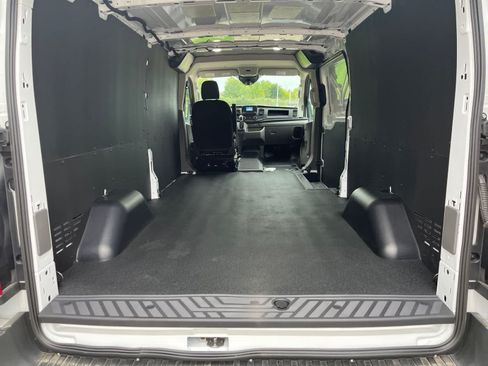 Used 2024 Ford Transit 350 148 Low Roof AWD w/ Load Area Protection Package image 18