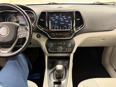 Used 2020 Jeep Cherokee Limited FWD image 24