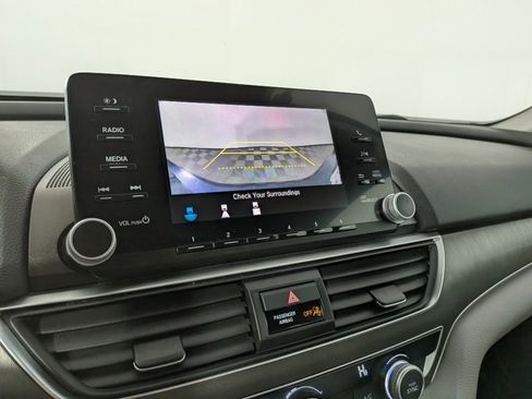 Used 2018 Honda Accord LX image 7