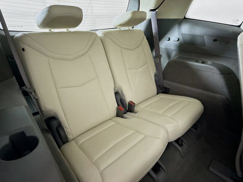 Used 2023 Cadillac XT6 Premium Luxury FWD image 29