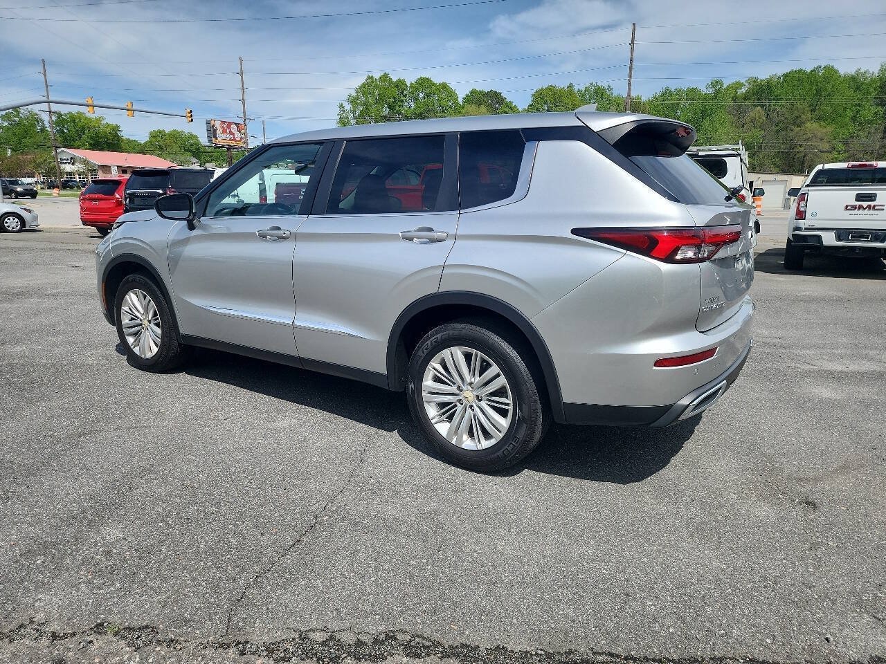 Used 2022 Mitsubishi Outlander ES FWD image 6
