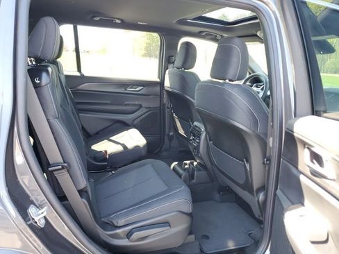 Used 2025 Jeep Grand Cherokee L Laredo w/ Luxury Tech Group I AWD/4WD image 23