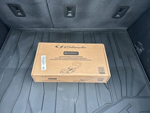 Used 2018 Chevrolet Volt LT w/ Comfort Package image 30