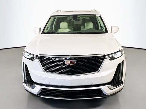 Used 2024 Cadillac XT6 Premium Luxury image 2