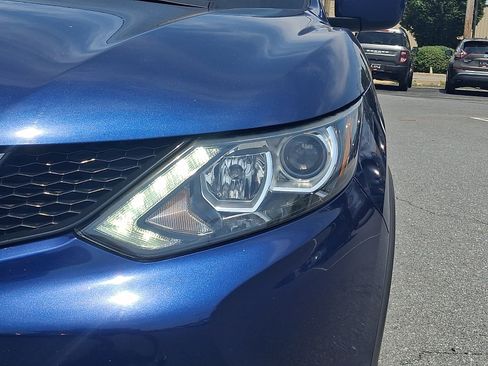 Used 2018 Nissan Rogue Sport S AWD/4WD image 9