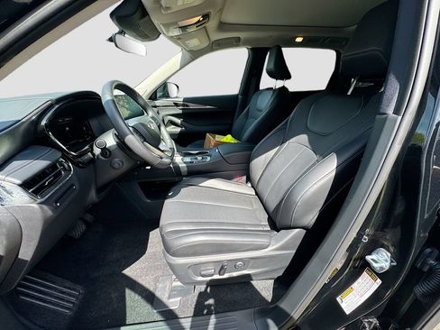 Certified 2026 INFINITI QX60 Luxe w/ Cargo Package FWD image 23