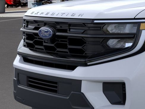 New 2026 Ford Expedition Active image 17