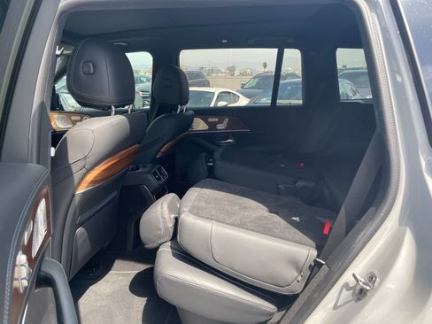 Used 2024 Mercedes-Benz GLS 580 4MATIC image 5