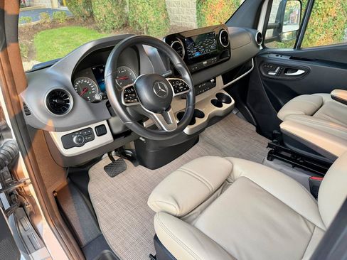 Used 2020 Mercedes-Benz Sprinter 3500 image 19