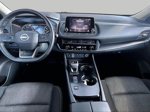 Certified 2025 Nissan Rogue SV FWD image 15