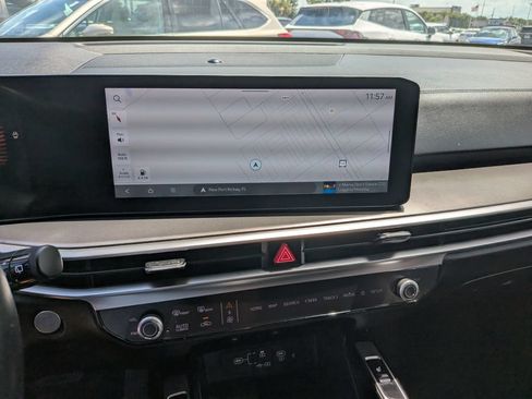 Certified 2024 Kia Sorento S FWD image 22