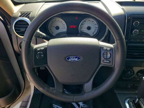 Used 2010 Ford Explorer Sport Trac XLT image 17