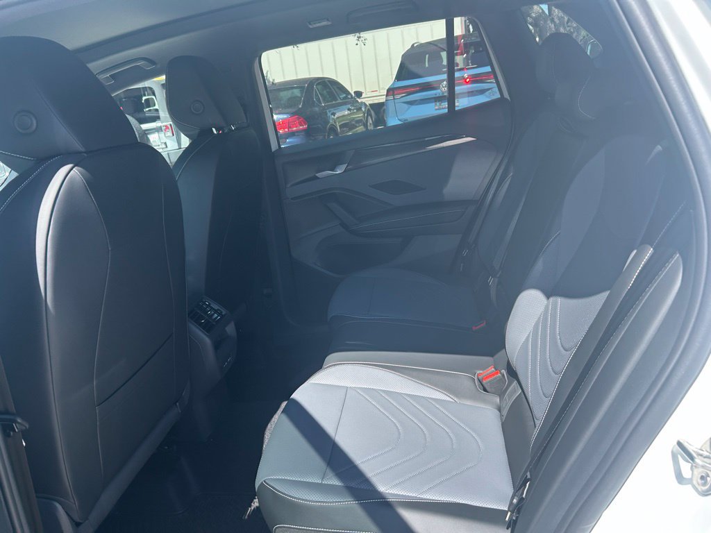 New 2026 Volkswagen Tiguan SE R-Line FWD image 51