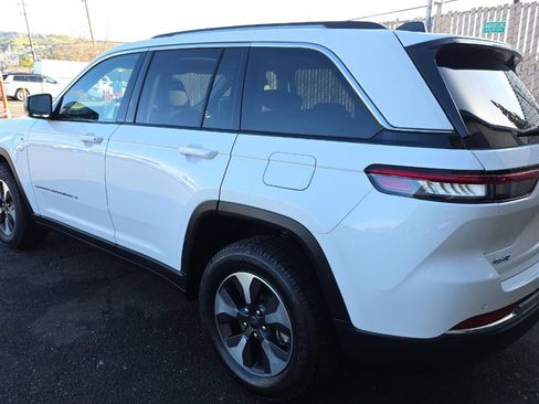 Used 2023 Jeep Grand Cherokee 4WD 4xe image 6