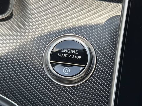 Used 2025 Mercedes-Benz C 300 Sedan image 15