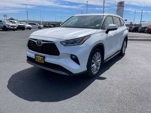Used 2023 Toyota Highlander Platinum AWD/4WD image 7