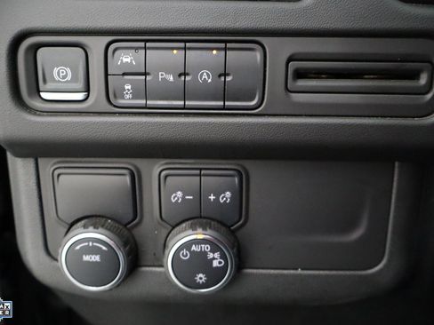 Used 2024 Chevrolet Suburban LT image 12