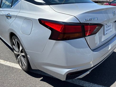 Used 2019 Nissan Altima 2.0 Platinum FWD image 8