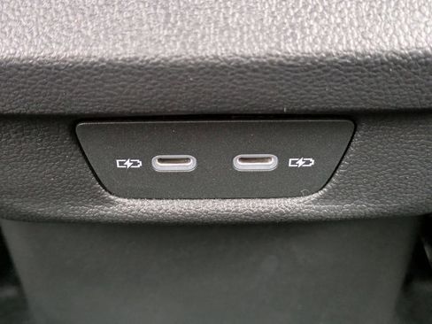 New 2026 Volkswagen Tiguan SE R-Line FWD image 17