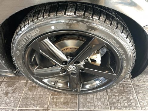 Certified 2022 Nissan Sentra SR w/ Midnight Edition image 4