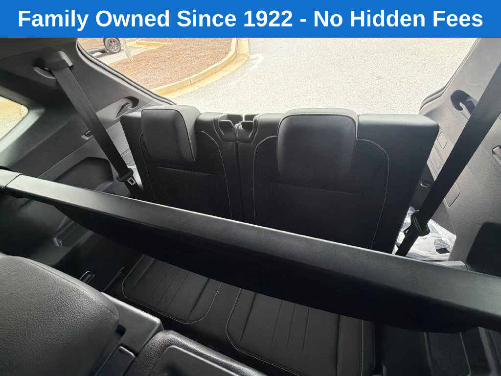 Used 2024 Volkswagen Tiguan SE R-Line FWD image 22